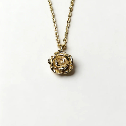 Small rose necklace